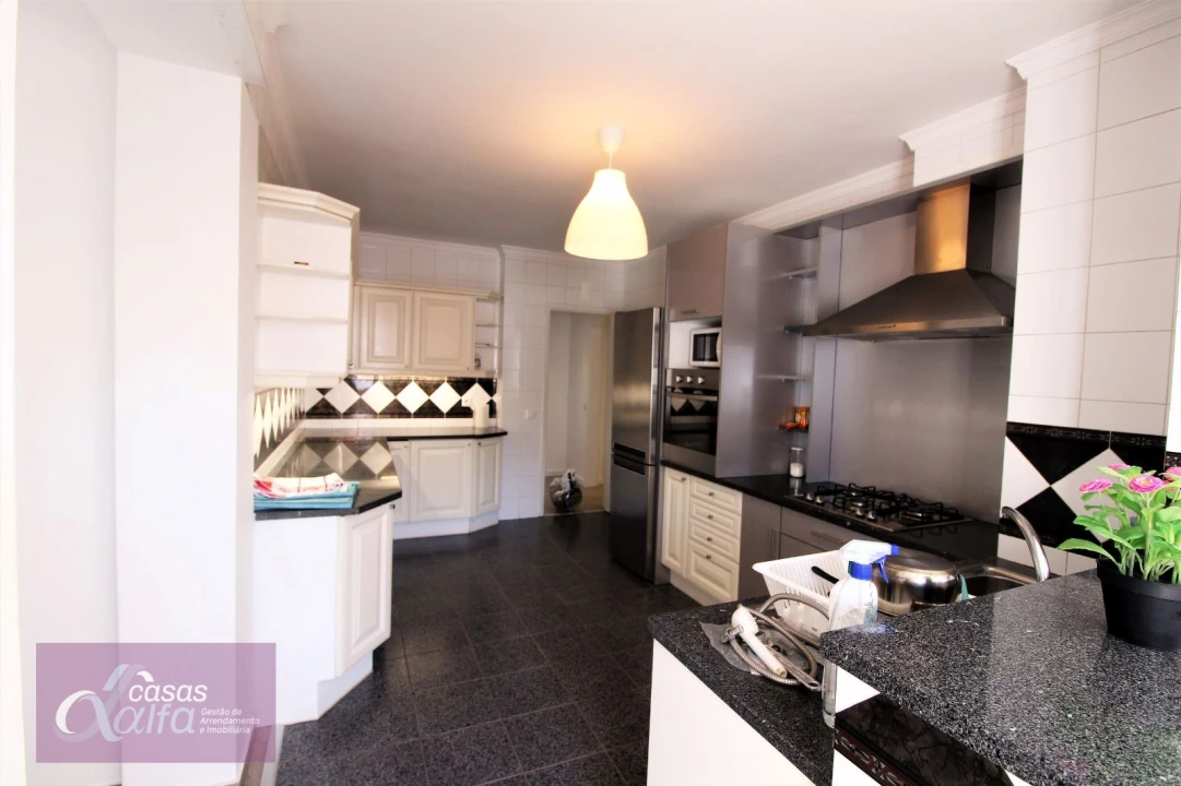 Quarto para Arrendamento em Leiria, Pousos, Barreira e Cortes Foto 8