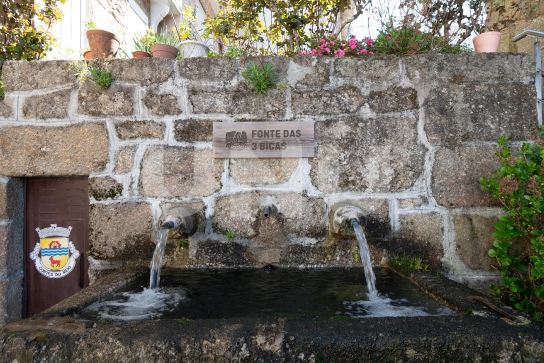 Moradia T7 para Venda em Cortes do Meio Foto 61