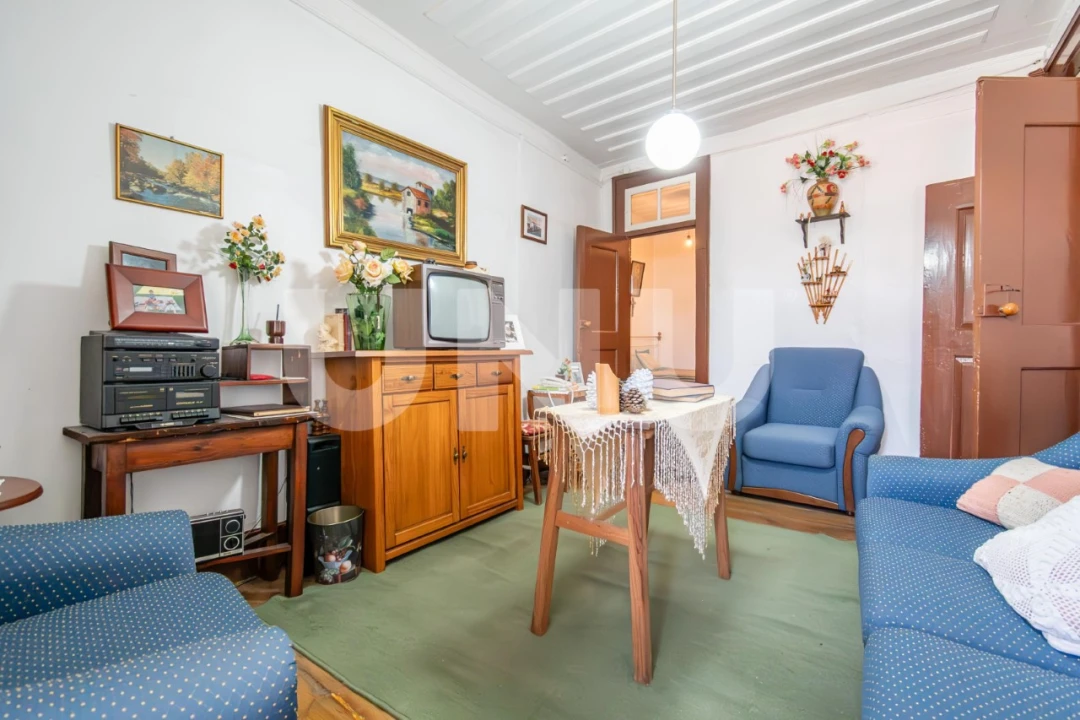 Moradia T7 para Venda em Cortes do Meio Foto 12