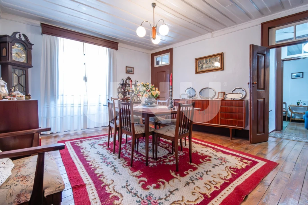 Moradia T7 para Venda em Cortes do Meio Foto 17