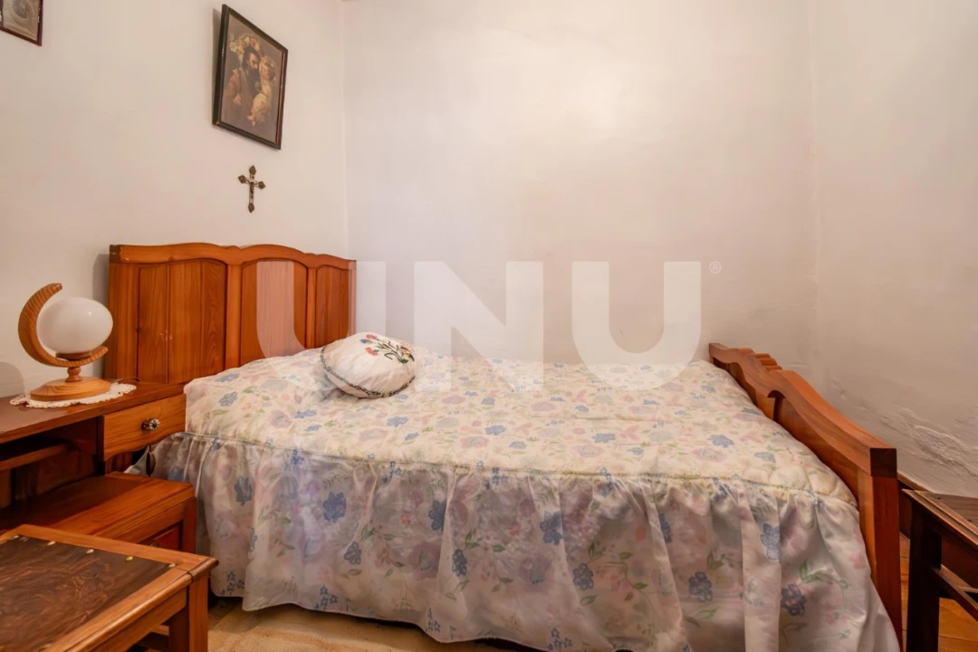 Moradia T7 para Venda em Cortes do Meio Foto 20