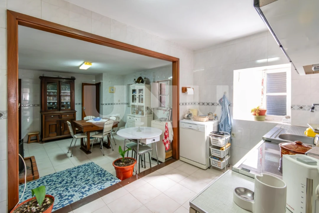 Moradia T7 para Venda em Cortes do Meio Foto 47