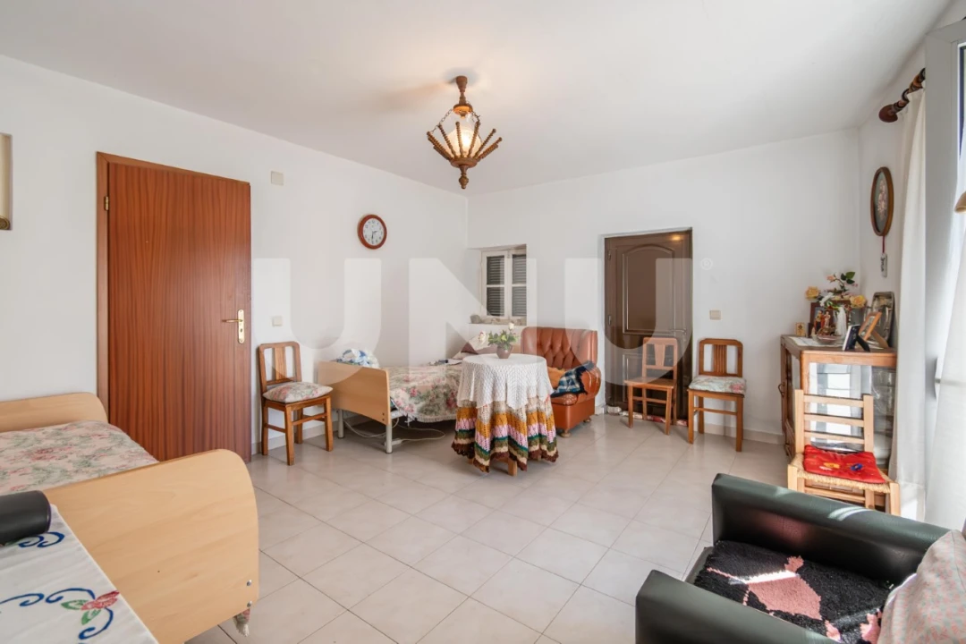 Moradia T7 para Venda em Cortes do Meio Foto 50