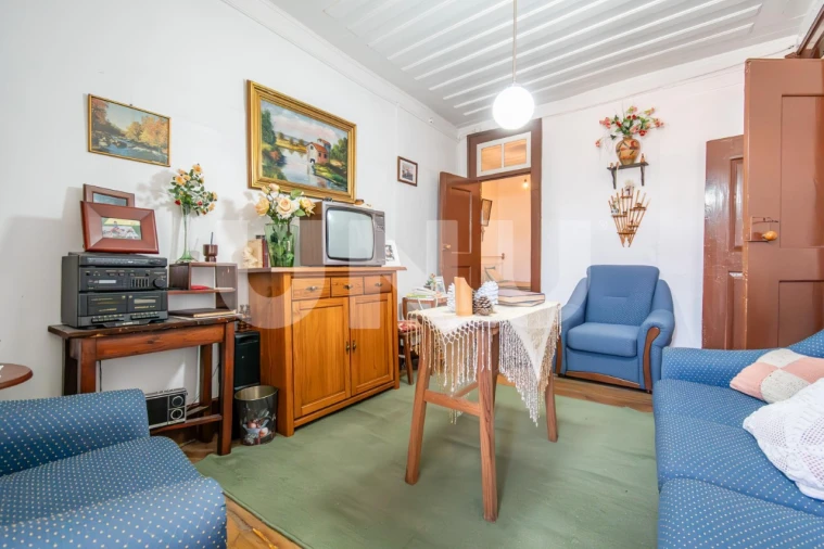 Moradia T7 para Venda em Cortes do Meio Foto 12