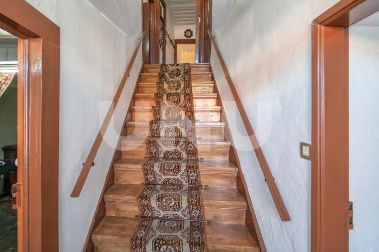 Moradia T7 para Venda em Cortes do Meio Foto 7