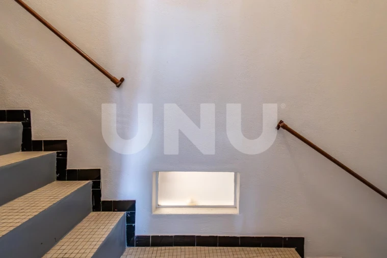 Moradia T7 para Venda em Cortes do Meio Foto 29