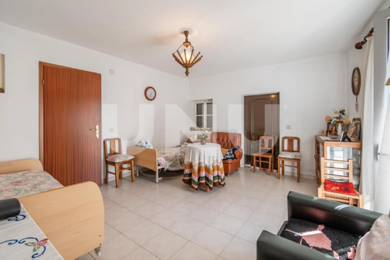 Moradia T7 para Venda em Cortes do Meio Foto 50