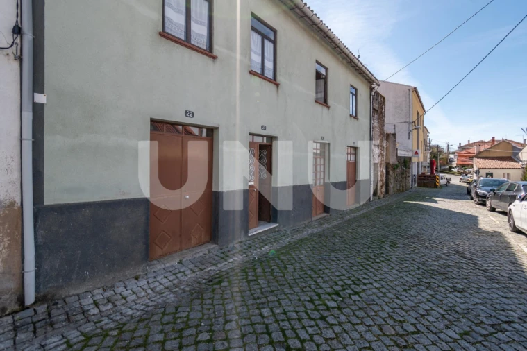 Moradia T7 para Venda em Cortes do Meio Foto 58
