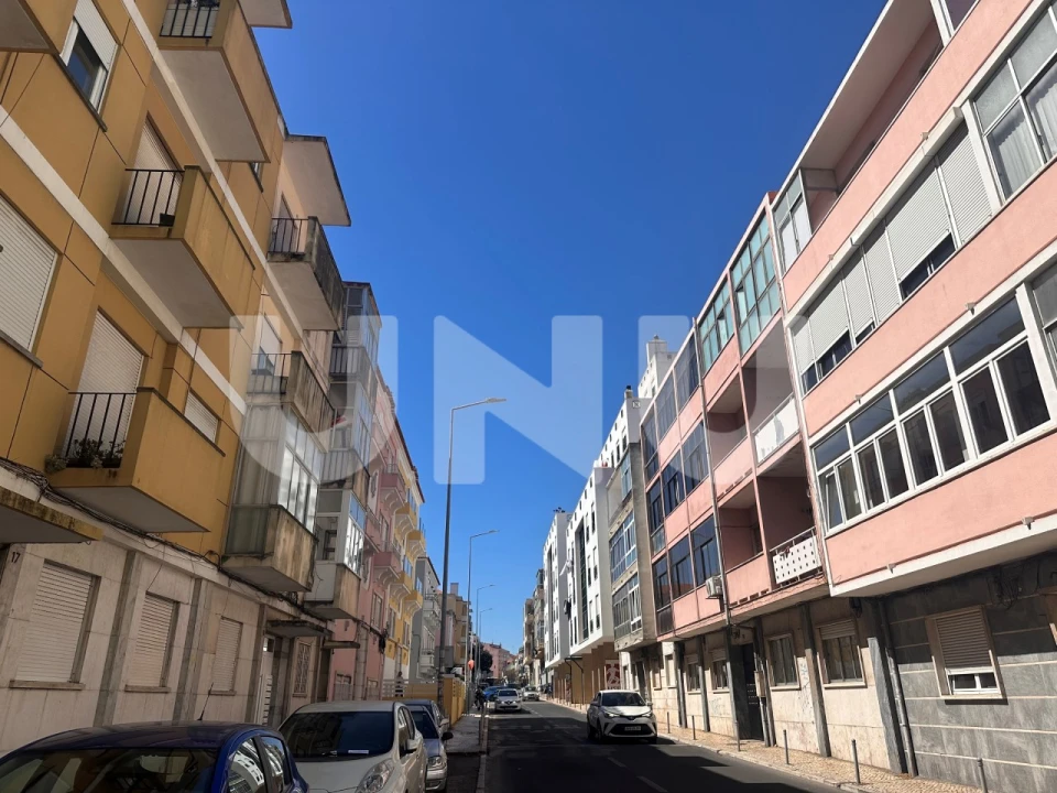 Loja para Venda em Queluz e Belas Foto 1