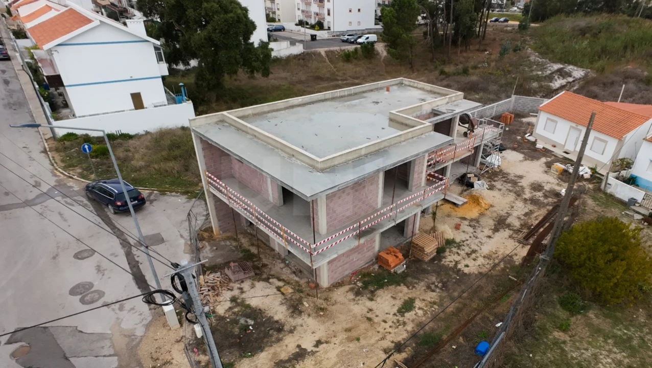 Moradia T4 para Venda em Caldas da Rainha - Santo Onofre e Serra do Bouro Foto 2