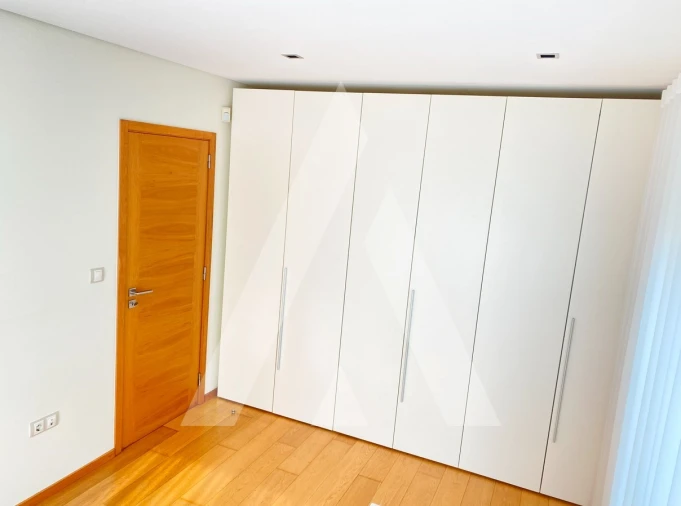 Moradia T4 para Venda em Aradas Foto 8