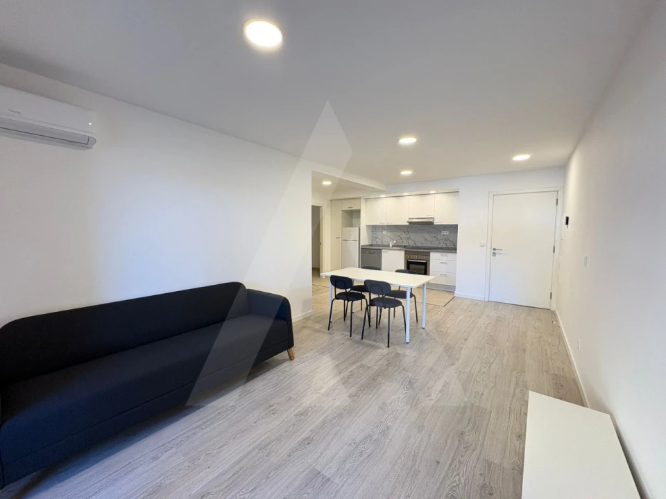 Apartamento T2 para Arrendamento em Aradas Foto 1