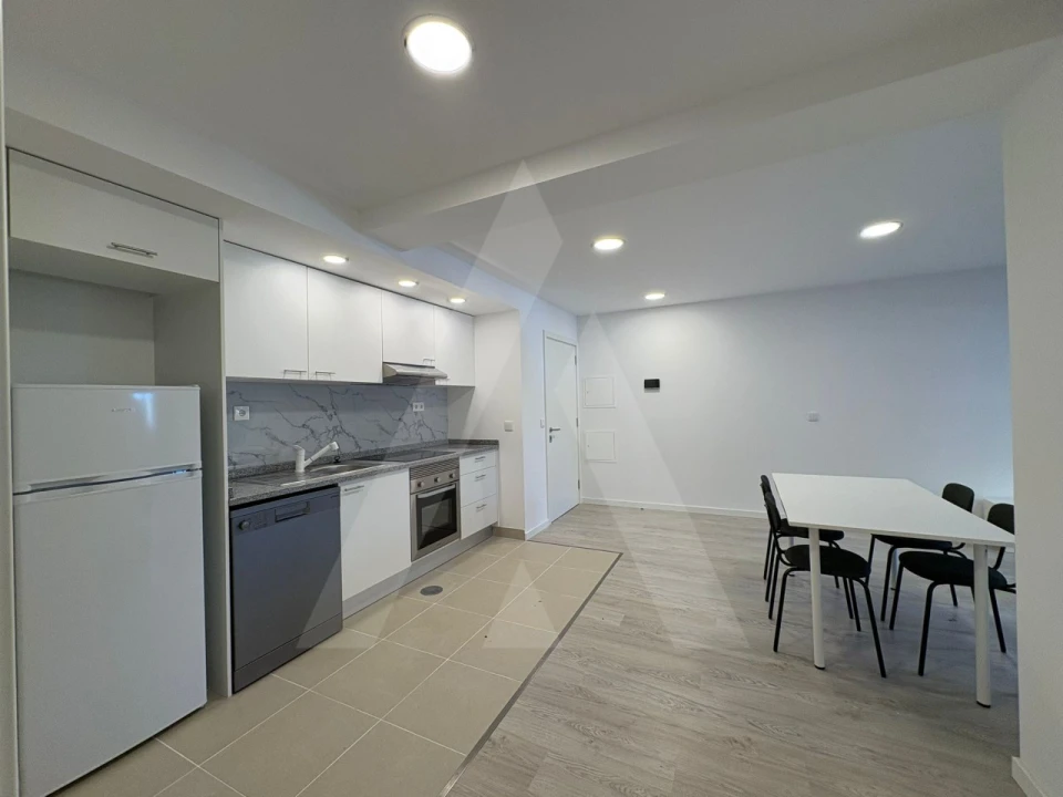 Apartamento T2 para Arrendamento em Aradas Foto 2