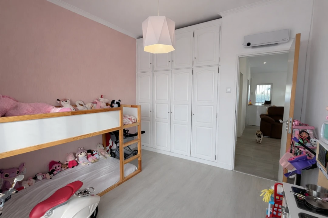 Moradia T4 para Venda em Alfena Foto 11