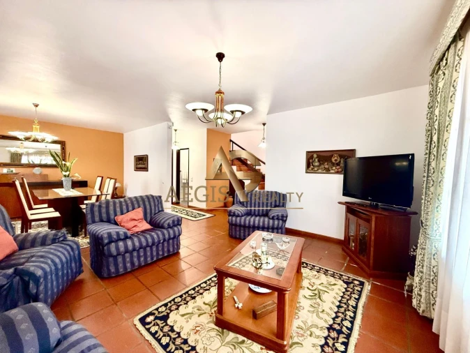 Moradia T3 para Venda em Caniço Foto 3