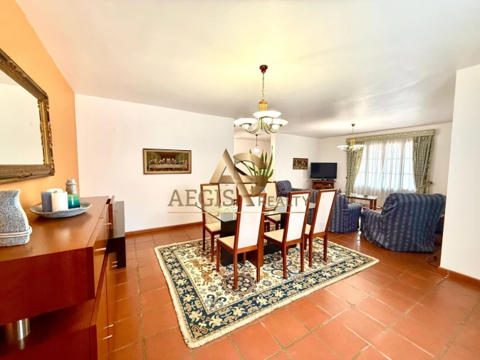 Moradia T3 para Venda em Caniço Foto 4