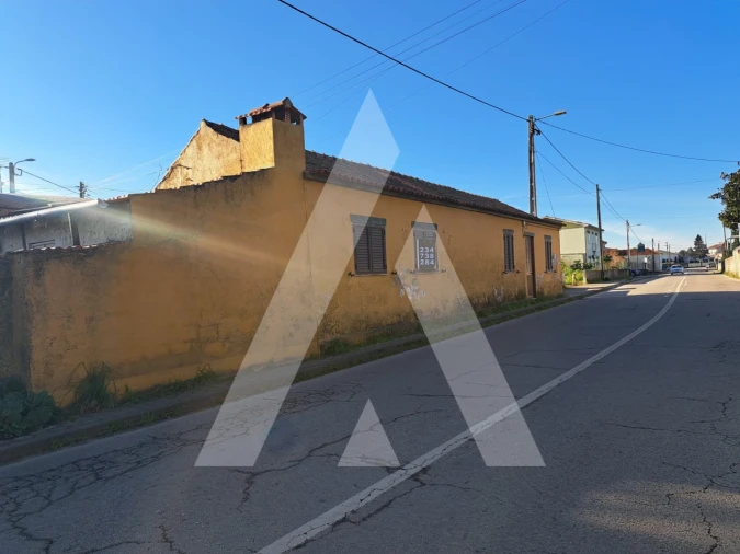 Moradia T2 para Venda em Oliveirinha Foto 2