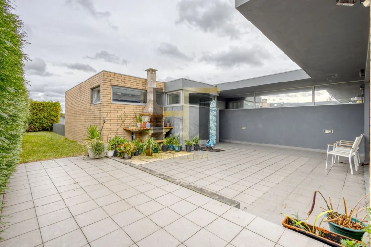 Moradia T3 para Venda em Alfena Foto 42