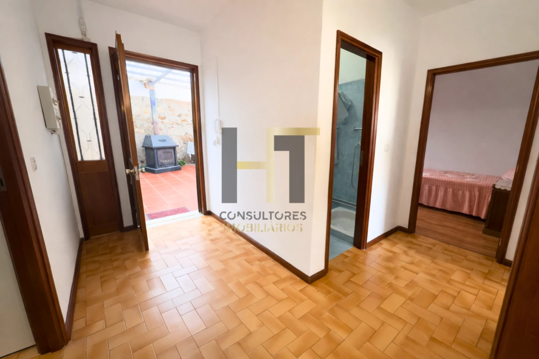 Apartamento T2 para Venda em Nogueira e Silva Escura Foto 12