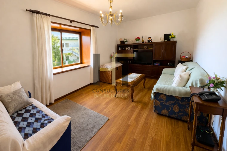 Apartamento T2 para Venda em Nogueira e Silva Escura Foto 4