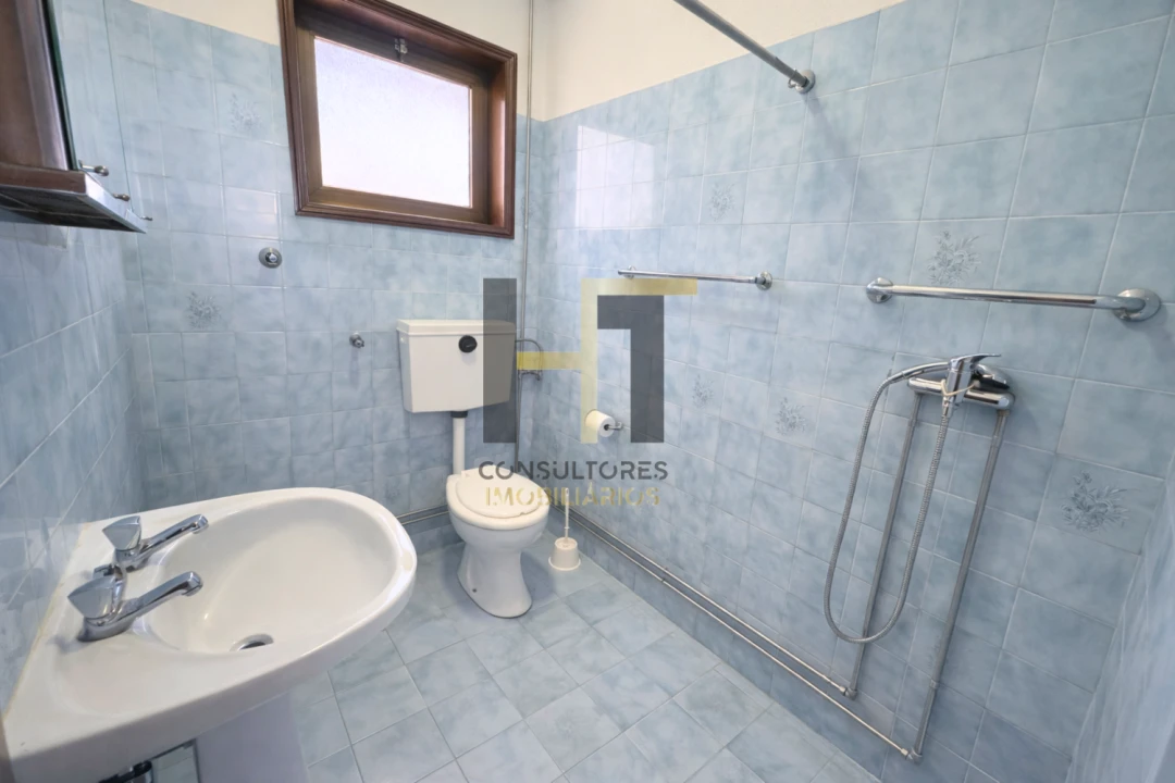 Apartamento T2 para Venda em Nogueira e Silva Escura Foto 11