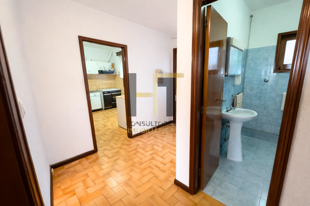 Apartamento T2 para Venda em Nogueira e Silva Escura Foto 13