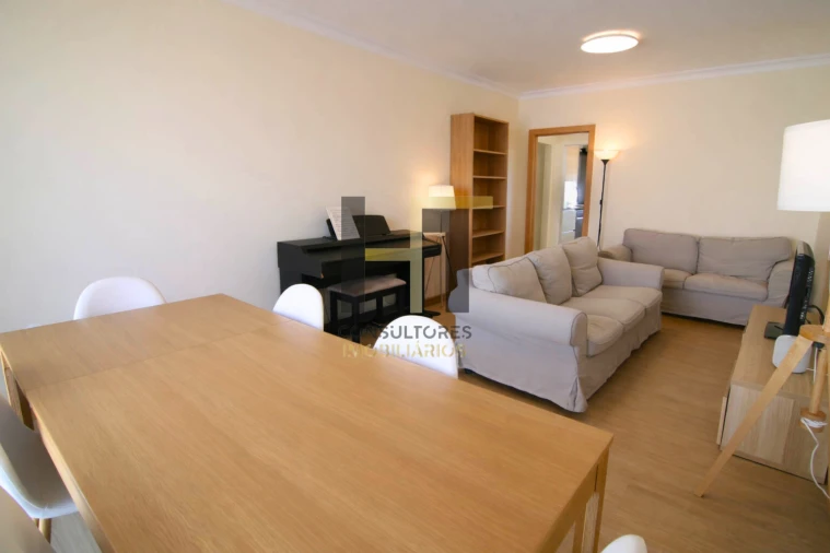 Apartamento T2 para Venda em Castêlo da Maia Foto 3