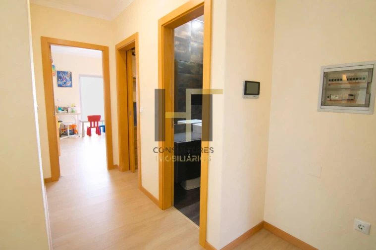 Apartamento T2 para Venda em Castêlo da Maia Foto 14