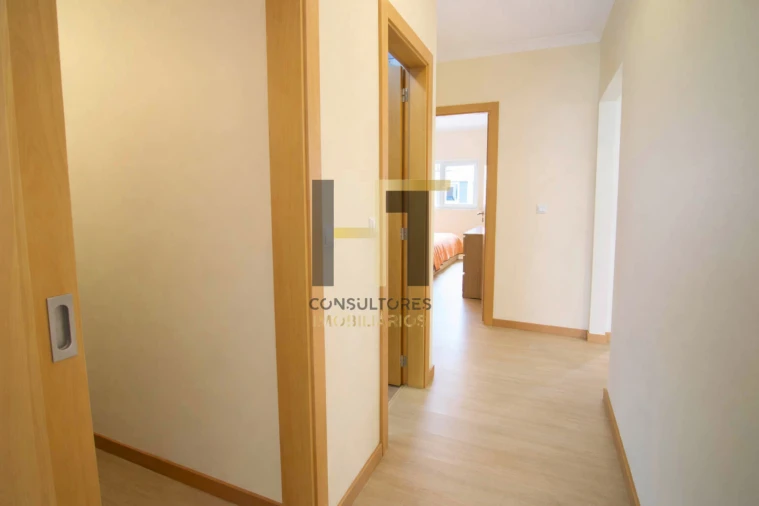 Apartamento T2 para Venda em Castêlo da Maia Foto 12