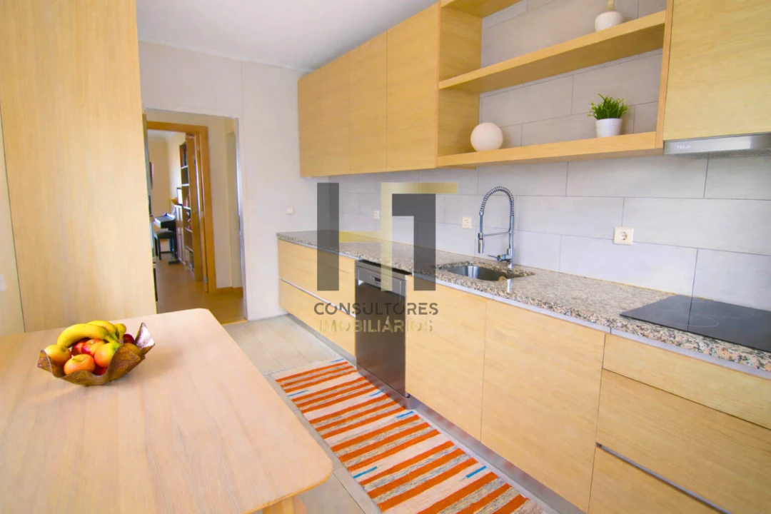 Apartamento T2 para Venda em Castêlo da Maia Foto 6