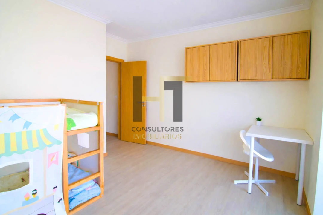 Apartamento T2 para Venda em Castêlo da Maia Foto 10