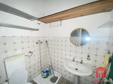 Loja para Arrendamento em Santa Clara