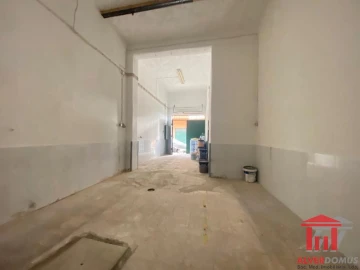 Loja para Arrendamento em Santa Clara