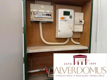 Loja para Arrendamento em Santa Clara