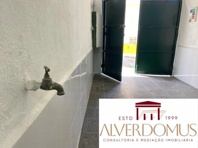 Loja para Arrendamento em Santa Clara Foto 8