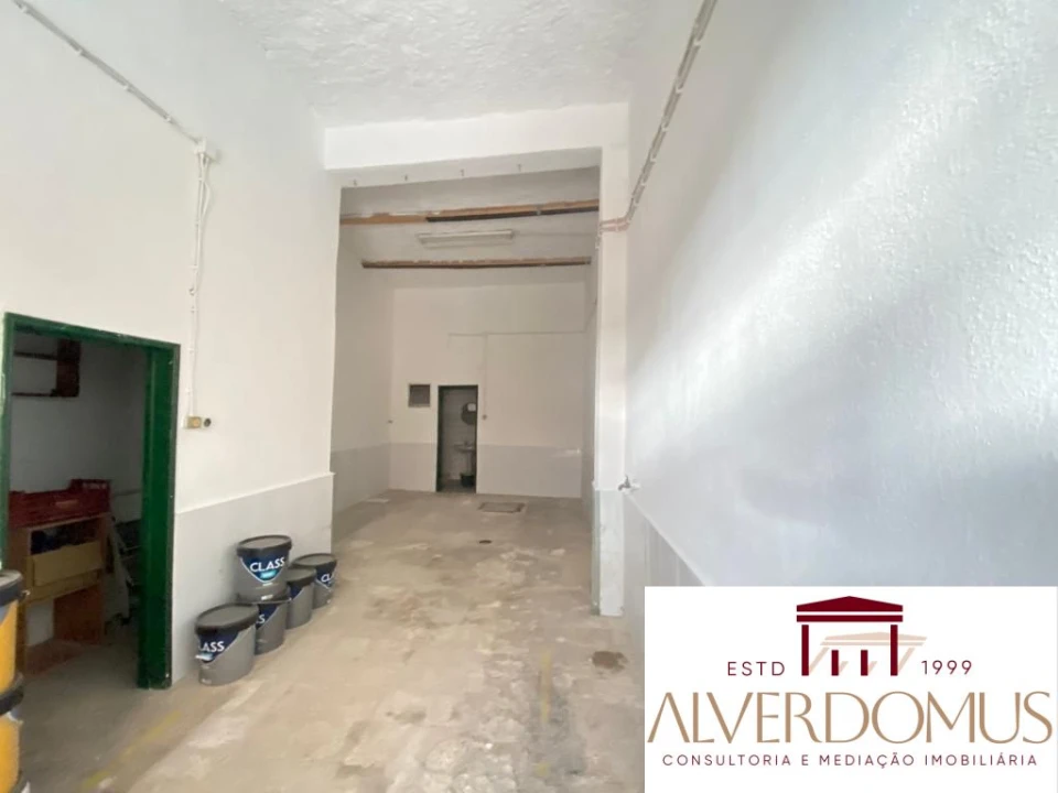 Loja para Arrendamento em Santa Clara Foto 12
