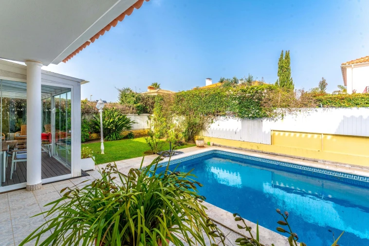 Moradia T5 para Venda em Cascais e Estoril Foto 3