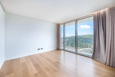 Apartamento T6 para Venda em Campolide