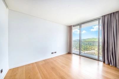 Apartamento T6 para Venda em Campolide