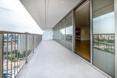 Apartamento T6 para Venda em Campolide