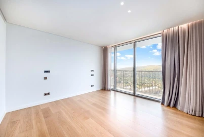 Apartamento T6 para Venda em Campolide