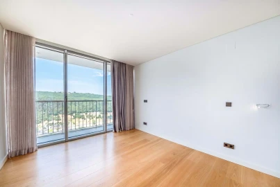 Apartamento T6 para Venda em Campolide
