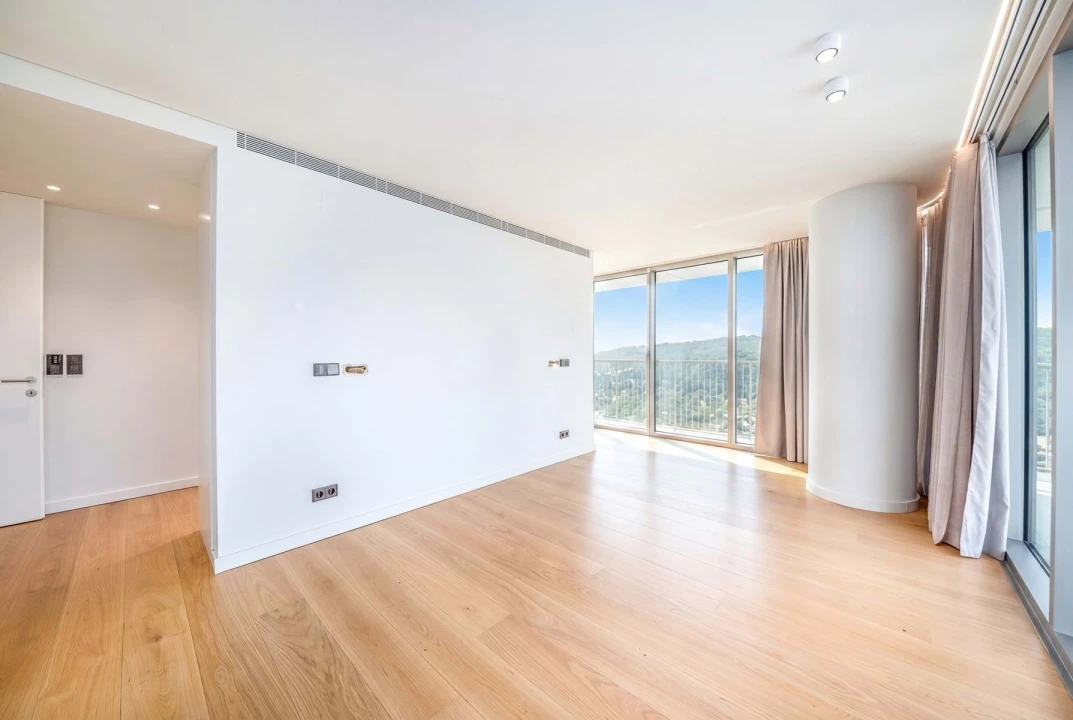 Apartamento T6 para Venda em Campolide Foto 33