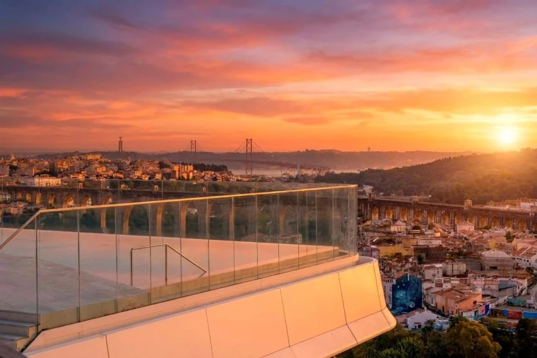 Apartamento T6 para Venda em Campolide Foto 34