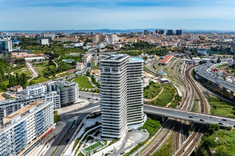 Apartamento T6 para Venda em Campolide Foto 110