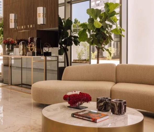 Apartamento T6 para Venda em Campolide Foto 5