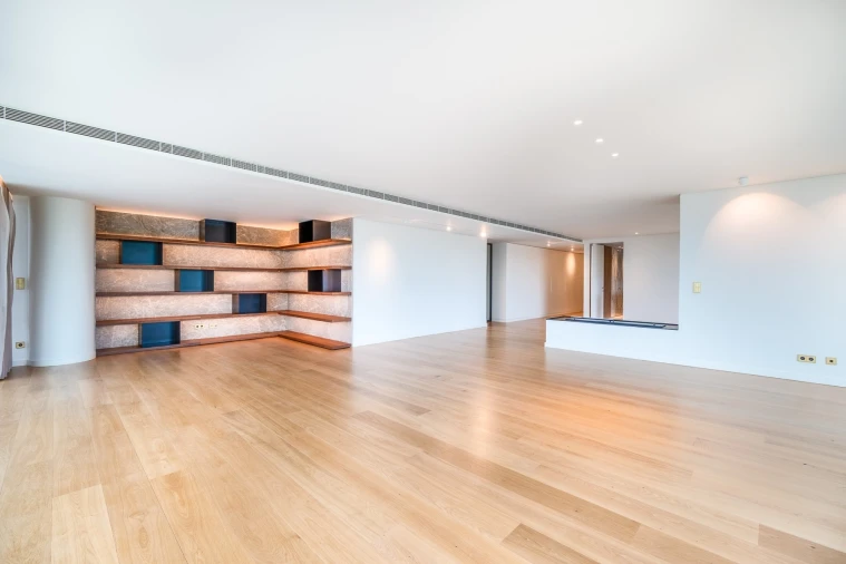 Apartamento T6 para Venda em Campolide Foto 3