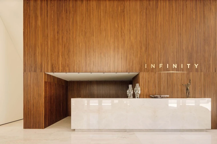 Apartamento T6 para Venda em Campolide Foto 32