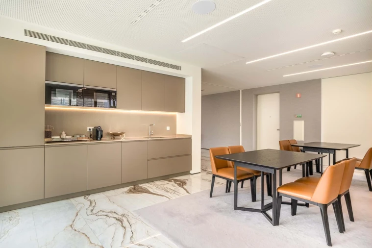 Apartamento T6 para Venda em Campolide Foto 74