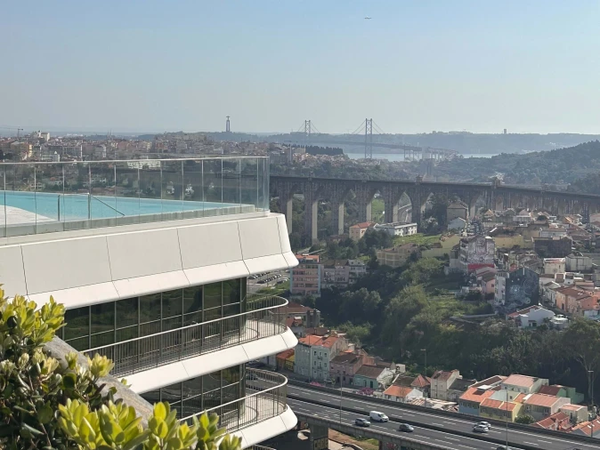 Apartamento T6 para Venda em Campolide